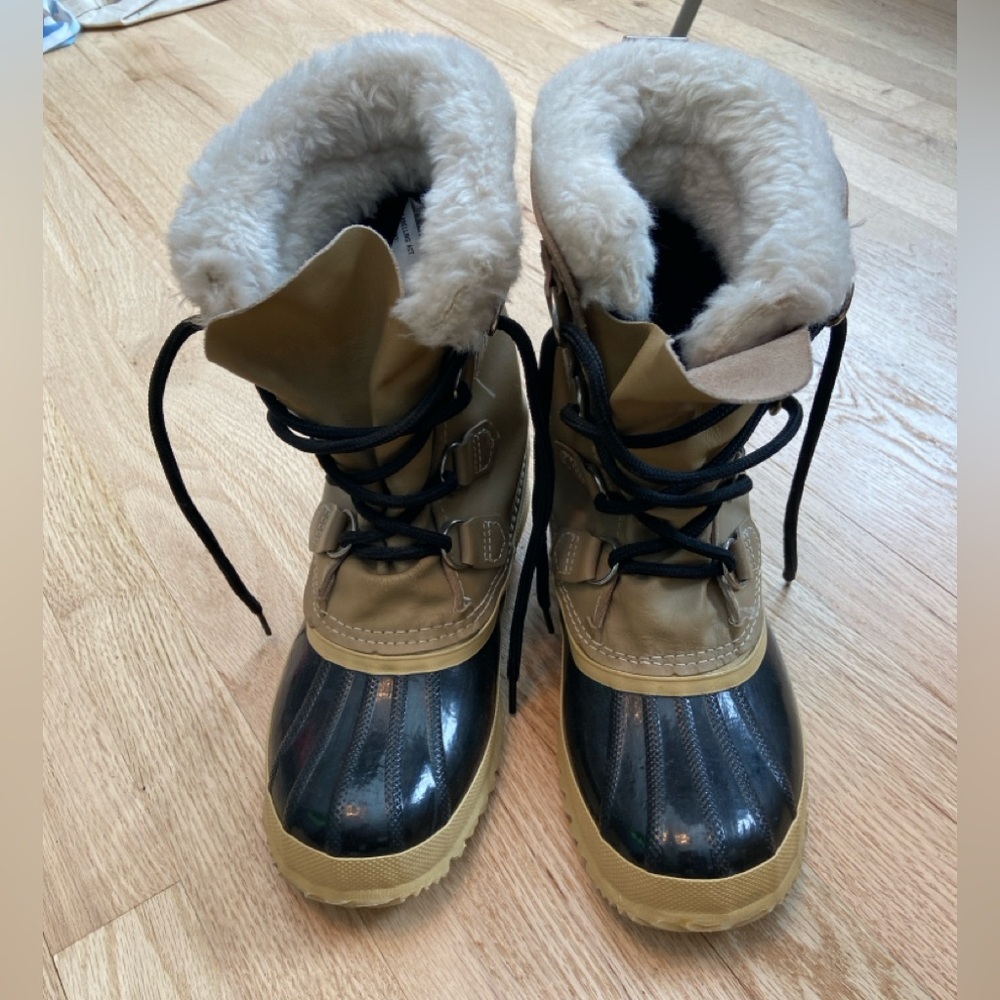 Vintage Sorel Caribou Snow Boots Women’s Sz 7 Lace Up - Made in Canada.